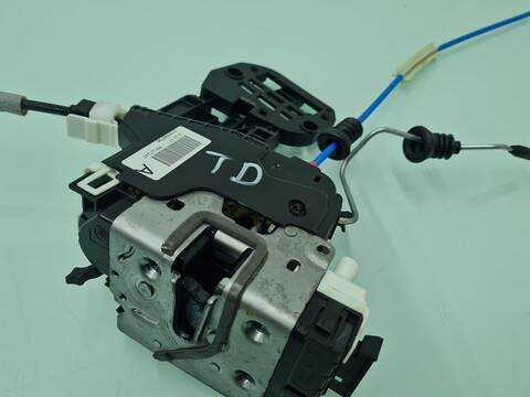 Foto 3ª: Cerradura Puerta Trasera Derecha Mercedes Clase A 140 A 45 AMG 4-MATIC 176.052) 381CV 280KW [133980] (2017)