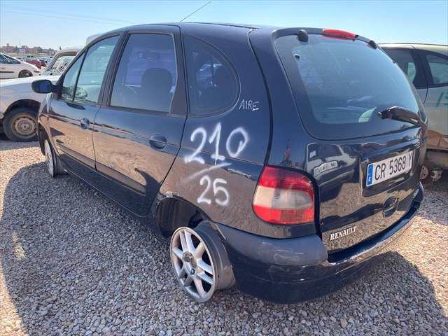 Foto 2ª: Puerta Trasera Izquierda Renault Scenic 1.9 D 98cv [F9QA7] (1999)
