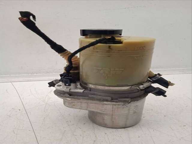 Foto 1ª: Bomba de Direccion Opel Vectra 1.8 16V CAT Z 18 XE - 2H9) BERLINA 122CV 90KW [Z18XE] (2002)