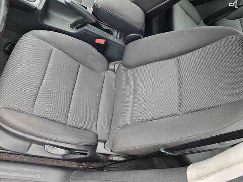 Foto 3ª: Asientos Traseros Audi A3 1.6 TDI ATTRACTION 105CV 77KW [CAYC] (2011)