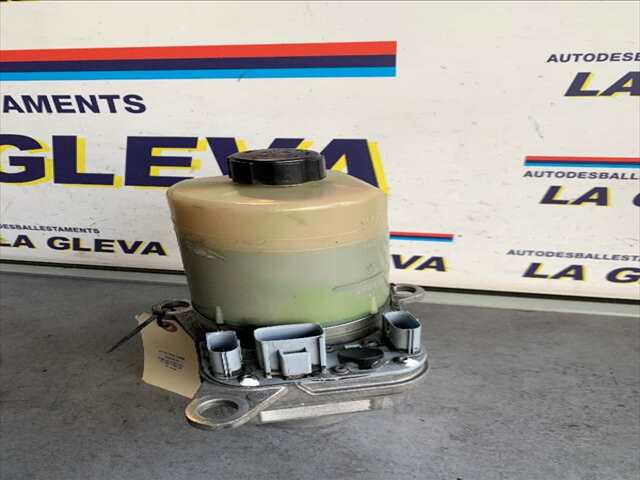 Foto 1ª: Bomba de Direccion Ford Focus 1.8 TDCI 115CV 0CV [KKDA] (2008)