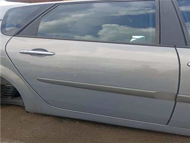 Puerta Trasera Derecha Renault Scenic 1.9 AUTHENTIQUE [1.9 LTR. - 88 KW DCI DIESEL] (JM)(2003-_)