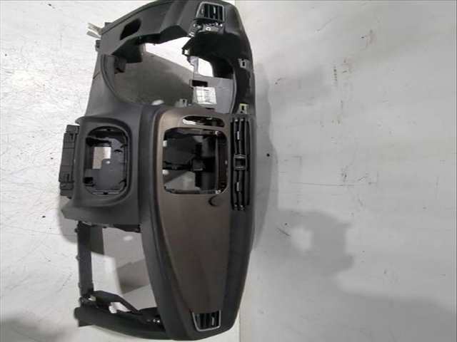 Foto 3ª: Salpicadero Alfa Romeo Giulietta 1.6 JTDM 940FXD1A) 105CV [940 A3.000] (2010)