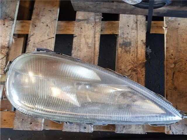 Faro Derecho Mercedes Clase A 140 1.6 160 (168.033) [1.6 LTR. - 75 KW CAT]
