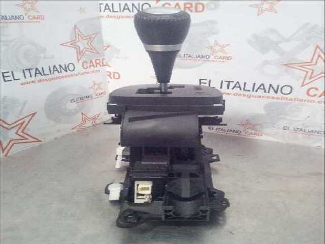 Foto 4ª: Palanca de Cambio Toyota Yaris HYBRID ACTIVE 101CV 74KW [1NZ] (2019)