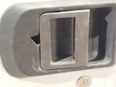 Foto 4ª: Puerta Lateral Corredera Derecha Iveco Daily 29S13 29L13 29L13D 35S13 35C13D 40C13 126CV 93KW [F1AE3481B] (2012)