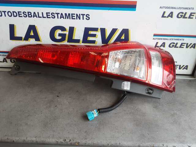 Piloto Trasero Derecho Honda Crv 2.2 CTDI 140CV RE2/4/5/6/7 DESDE MODELO 2007)
