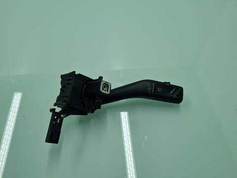 Mando Multifuncion Volkswagen Golf 2.0 TDI 140CV 103KW