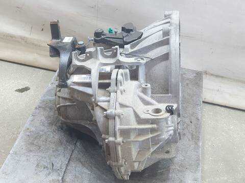 Foto 2ª: Caja Cambios Nissan NV400 L2H2 3 5T COMFORT