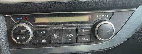 Mando Climatizador Toyota Auris HYBRID ACTIVE 136CV 100KW