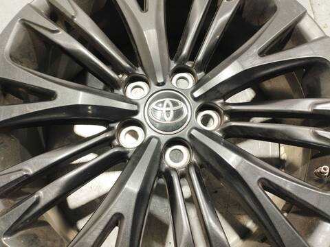 Foto 3ª: LLanta Chapa Toyota Yaris 1.5 HYBRID A LAS 4 RUEDAS MXPJ15) 116CV 85KW [M15A-FXE] (2022)