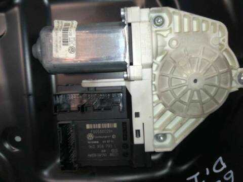 Foto 2ª: Elevalunas Eléctrico Delantero Izquierdo Volkswagen Passat TRENDLINE BERLINA 140CV 103KW [CBA] (2008)