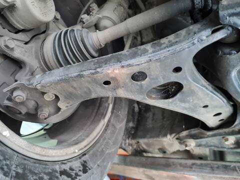 Brazo Suspension Delantero Derecho Toyota Rav4 2.0 D-4D EXECUTIVE 4X4 2003 ) 116CV 85KW
