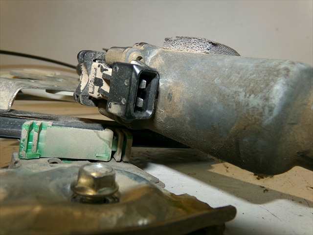 Foto 4ª: Elevalunas Eléctrico Delantero Derecho Seat Ibiza 1.4 G [AKK] (2000)