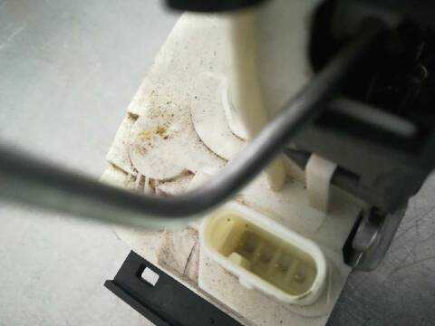 Foto 4ª: Cerradura Puerta Trasera Izquierda Mercedes Clase A 140 A 180 CDI BLUEEFFICIENCY 176.012) 109CV 80KW [K9K] (2016)