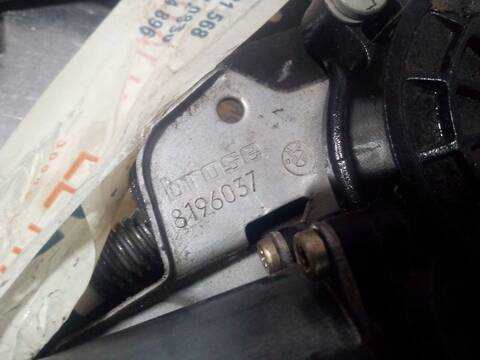 Foto 4ª: Elevalunas Eléctrico Delantero Izquierdo Audi A4 AVANT 100CV 74KW (1994)