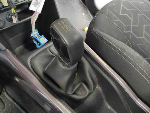 Palanca de Cambio Peugeot 2008 HM01
