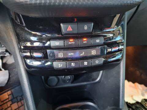 Mando Calefacción A. A. Peugeot 208 ALLURE 99CV 73KW