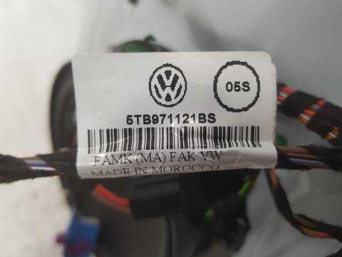 Foto 3ª: Puerta Delantera Derecha Volkswagen Touran ADVANCE BMT (2015)