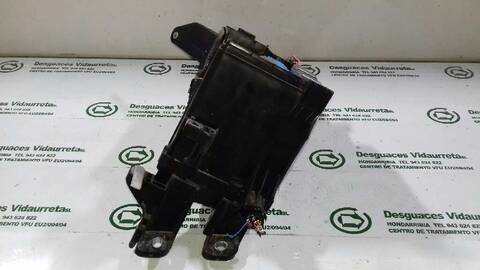 Foto 2ª: Caja Reles Fusibles Toyota Rav4 ACTIVE 124CV 91KW [1ADFTV] (2014)