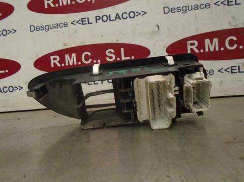 Foto 2ª: Botonera Elevalunas Renault Laguna 1.9 DCI DIESEL 120CV 88KW [F9Q C7] (2001)