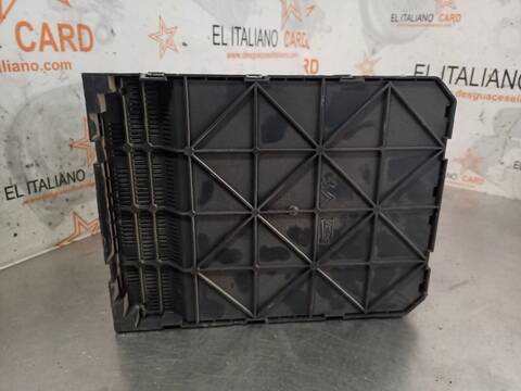 Foto 4ª: Caja Reles Fusibles Peugeot 308 SPORT 90CV 66KW [9HZ] (2008)