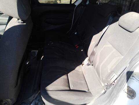 Foto 3ª: Asientos Traseros Ford Transit FURGON 200 L1 AMBIENTE 101CV 74KW [XVGA] (2017)
