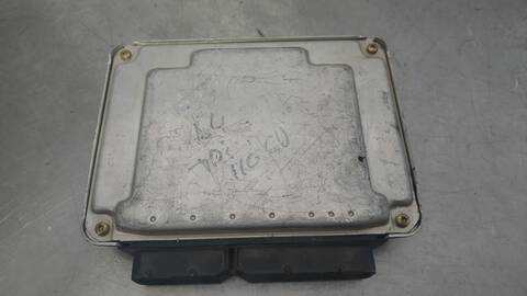 Foto 3ª: Centralita Motor ECU Audi A4 1.9 TDI BERLINA 110CV 81KW (1994)