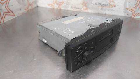 Foto 2ª: Sistema Audio Radio CD Mercedes Clase C 160 220 CDI 203.006) BERLINA 143CV 105KW [OM611962] (2001)