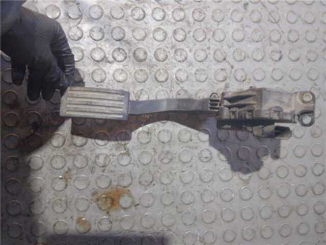 Foto 3ª: Pedal Freno Ford Focus 1.6 AMBIENTE (D) [1.6 LTR. - 66 KW TDCI CAT]