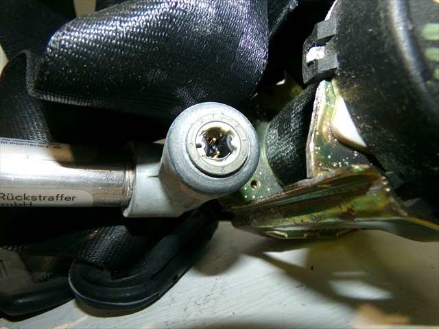 Foto 4ª: Cinturón Delantero Derecho Audi A4 1.8 G 1994-2000 [ADR] (1997)