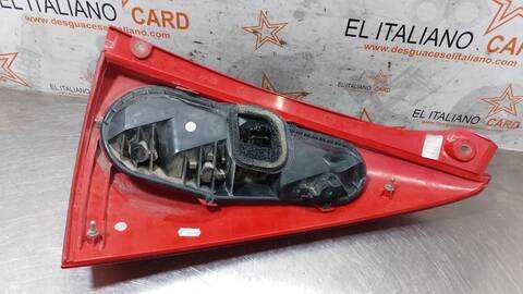 Foto 3ª: Piloto Trasero Izquierdo Peugeot 107 BASICO 68CV 50KW (2005)