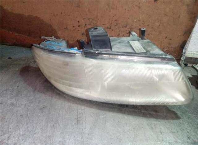 Foto 2ª: Faro Derecho Chrysler Voyager 2.5 TDIC AWD [ENC]