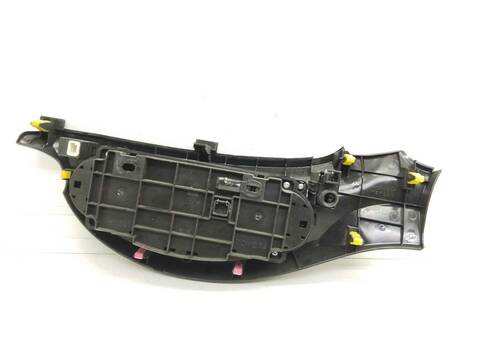 Foto 4ª: Mando Climatizador Toyota Yaris ACTIVE HYBRID 75CV 55KW [1NZFXE] (2013)