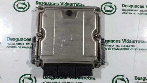 Centralita Motor ECU Renault Trafic 6 - PLAZAS ACRISTALADO PARCIAL COMBI CORTO 101CV 74KW