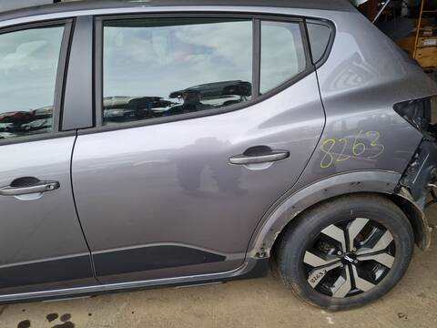 Puerta Trasera Izquierda Dacia Sandero STEPWAY EXPRESSION 91CV 67KW