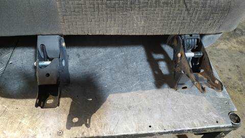 Foto 2ª: Asientos Traseros Toyota Land Cruiser 3.0 D-4D GX 163CV 120KW [1KDFTV] (2004)