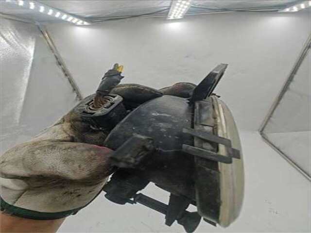 Foto 3ª: Faro Antiniebla Delantero Derecho Bmw Serie 3 315 2.0 318 D [2.0 LTR. - 105 KW TURBODIESEL]