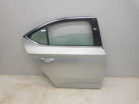 Puerta Trasera Derecha Skoda Superb ACTIVE