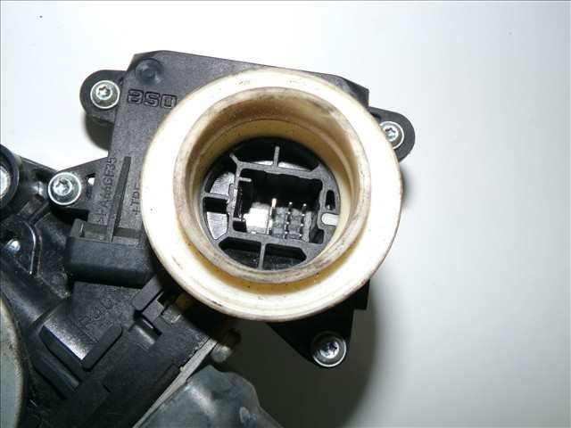 Foto 4ª: Elevalunas Eléctrico Trasero Izquierdo Toyota Auris 2.0 D FAMILIAR, 2012-2015 [1AD] (2015)