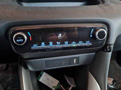 Foto 2ª: Mando Calefacción A. A. Toyota Yaris 1.5 HYBRID MXPH11) 92CV 68KW [M15A-FXE] (2022)