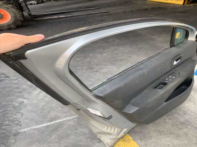 Foto 2ª: Puerta Delantera Izquierda Peugeot 5008 1.6 HDI 112CV 0CV [9HR] (2012)