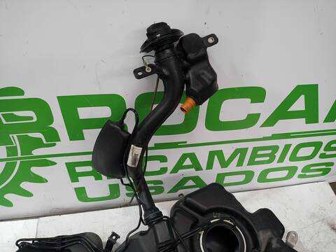 Foto 3ª: Deposito de Combustible Audi A6 2.4 BERLINA 177CV 130KW [BDW] (2004)