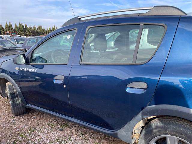 Foto 2ª: Puerta Trasera Izquierda Dacia Sandero 0.9 G StepWay [H4B] (2016)