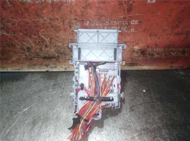 Foto 3ª: Caja Reles Fusibles Mercedes Sprinter 211 CDI [OM 646.985]