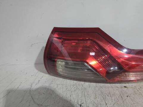 Foto 2ª: Piloto Trasero Izquierdo Citroen C4 1.6 HDI AUT. 109CV [9HY (DV6TED4) 9HZ (DV6TED4)] (2006)