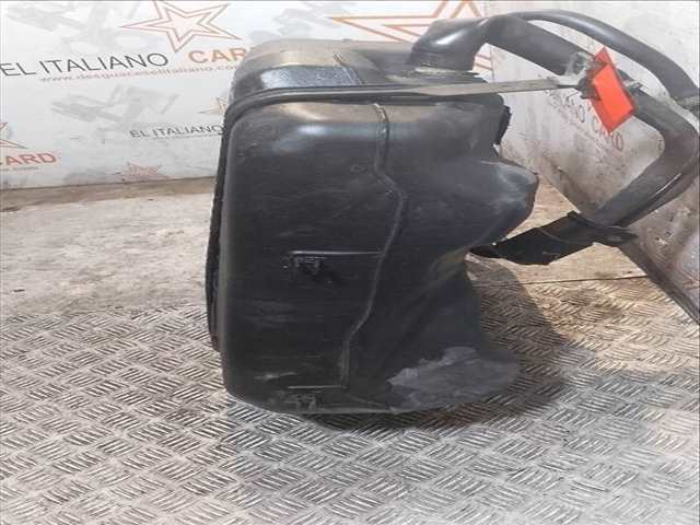 Foto 3ª: Deposito de Combustible Volvo V40 R-DESIGN MOMENTUM 150CV 110KW [D5204T6] (2013)