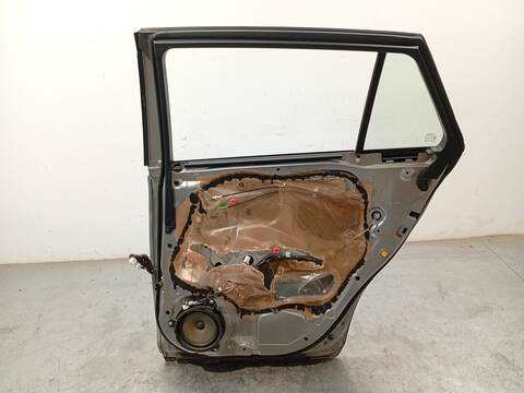 Foto 4ª: Puerta Trasera Derecha Toyota Avensis 2.0 D-4D ADT270_) 124CV 91KW [1AD] (2014)