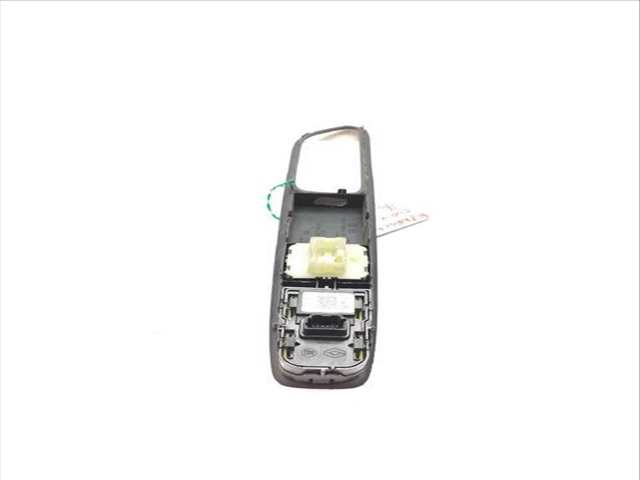 Botonera Elevalunas Renault Clio 1.5 DCI 75 BHN3)