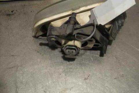 Foto 3ª: Faro Antiniebla Delantero Derecho Ford Focus 1.8 TDDI TD CAT BERLINA 90CV 66KW [C9DB] (2002)